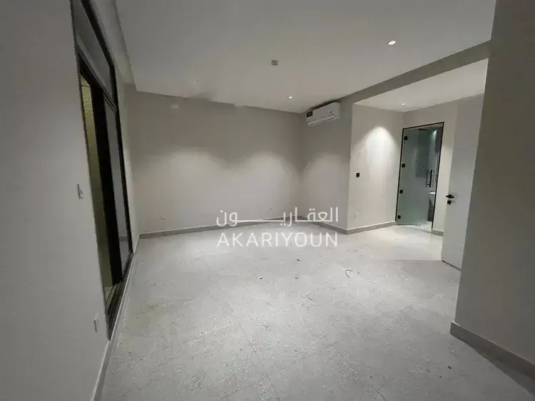 فيلا للإيجار في حي العارض