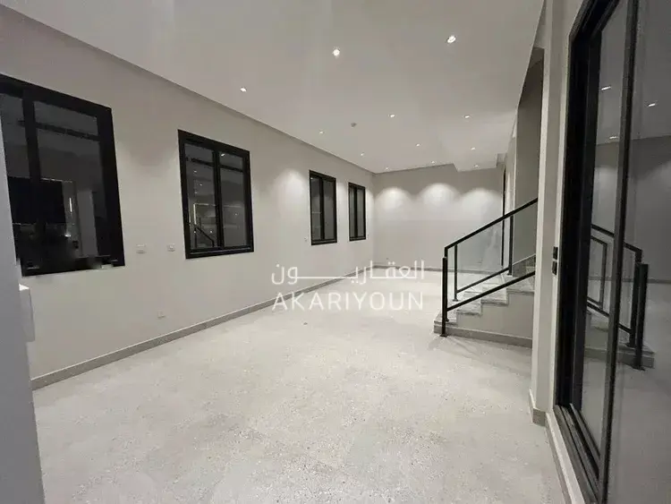 فيلا للإيجار في حي العارض