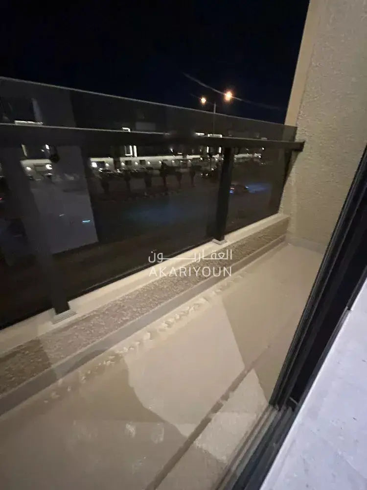 فيلا للإيجار في حي العارض