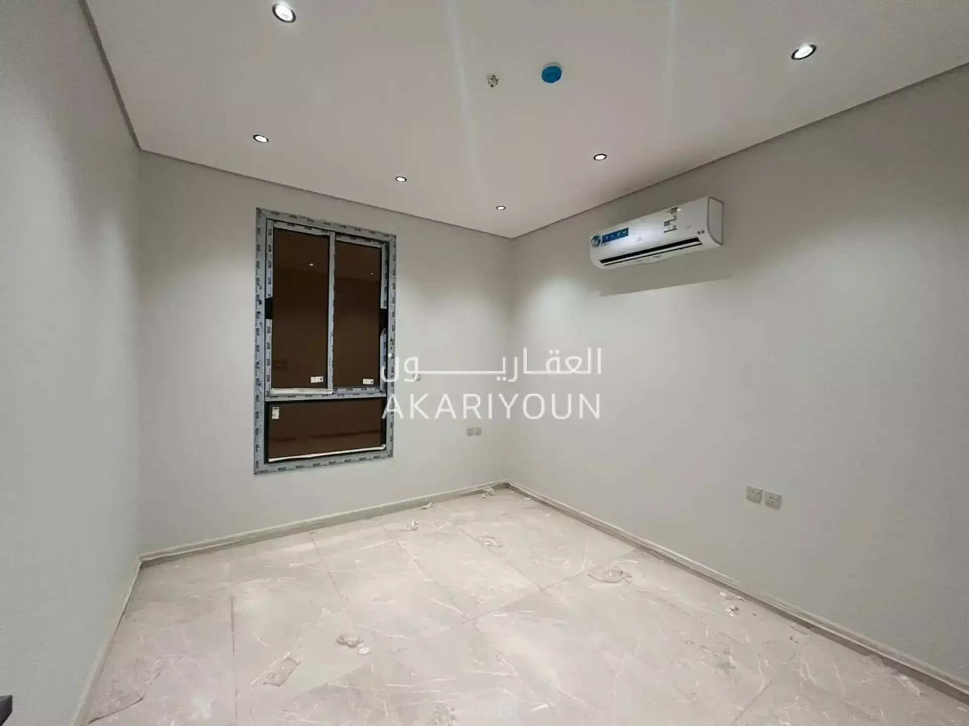 عمارة للإيجار في حي العارض