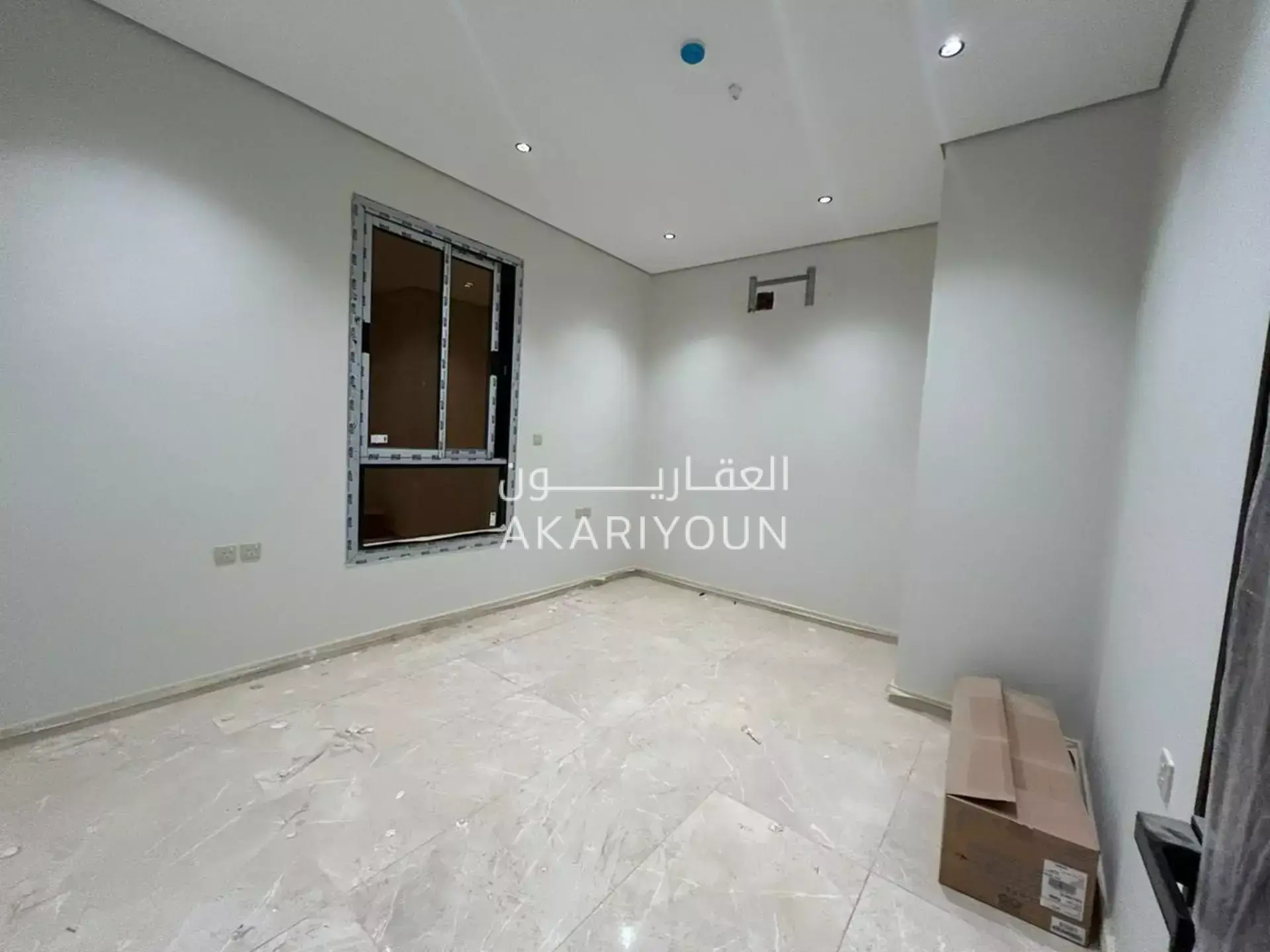 عمارة للإيجار في حي العارض