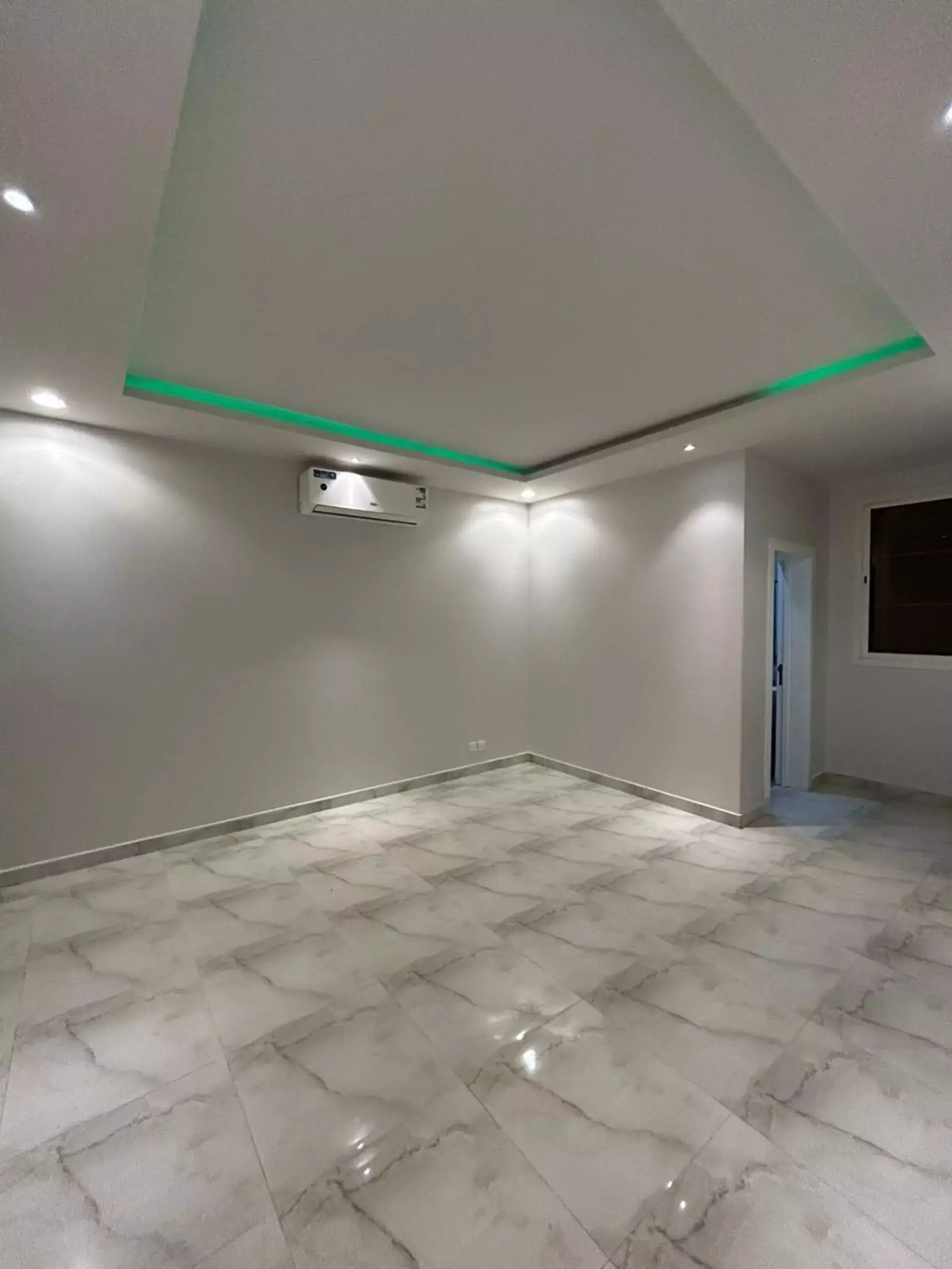 شقة للبيع في حي العارض