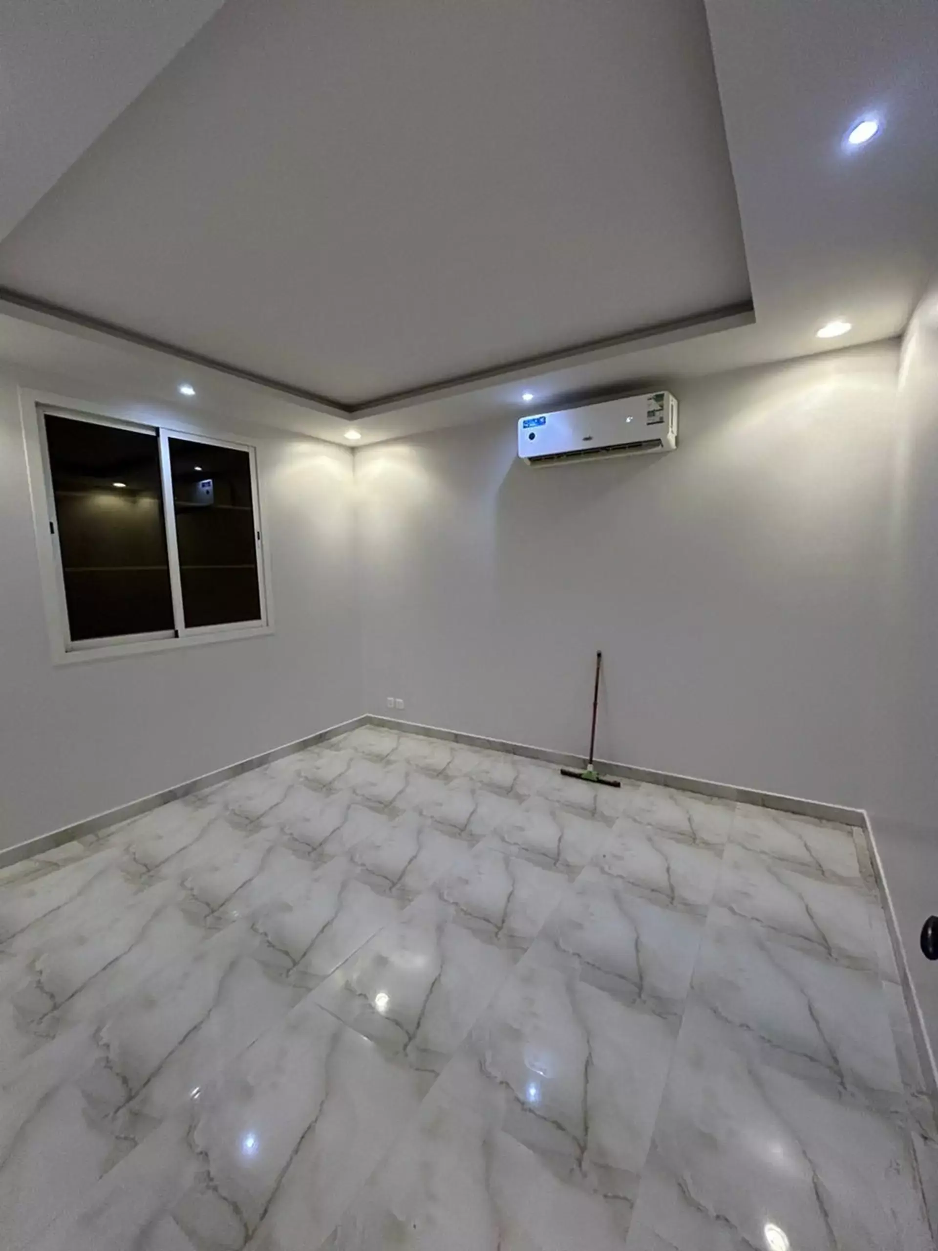 شقة للبيع في حي العارض