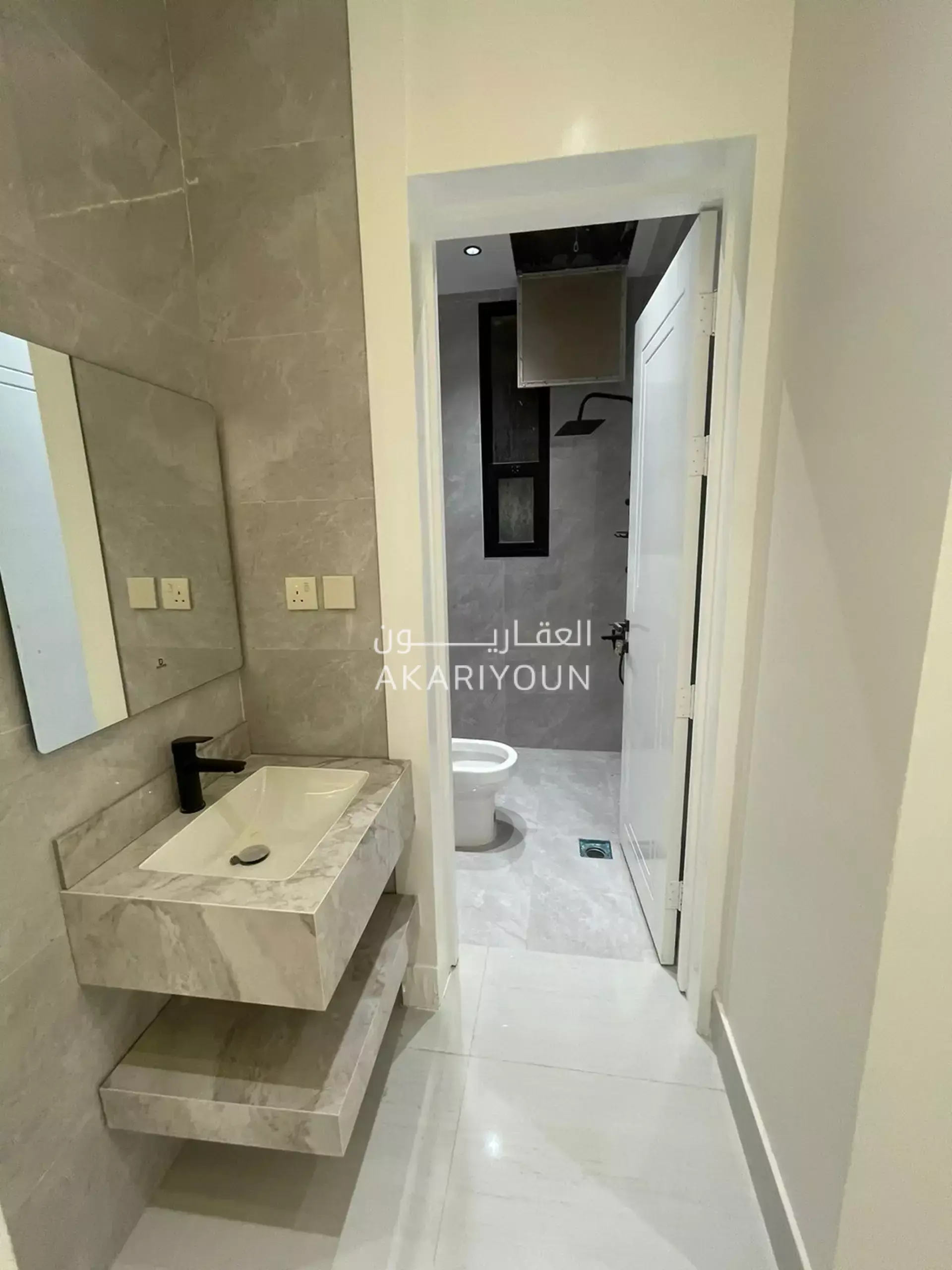 دور للبيع في حي الجنادرية