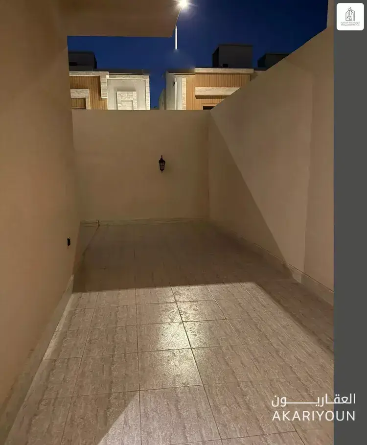 شقة للإيجار في حي النرجس-7
