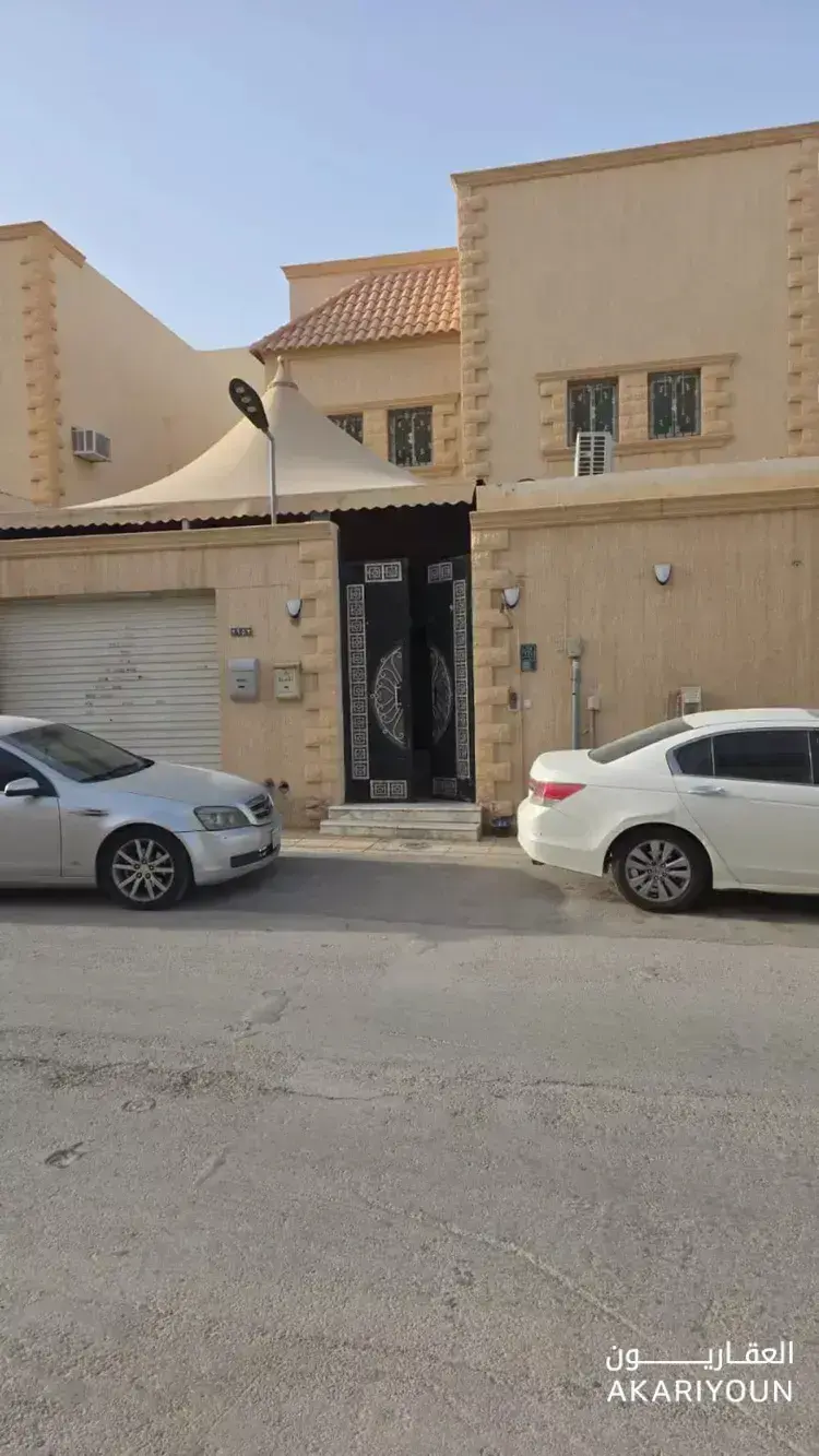 فيلا للبيع في حي الوادي-2
