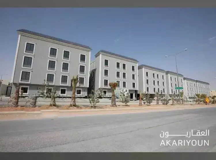 شقة للبيع في حي الملقا-4