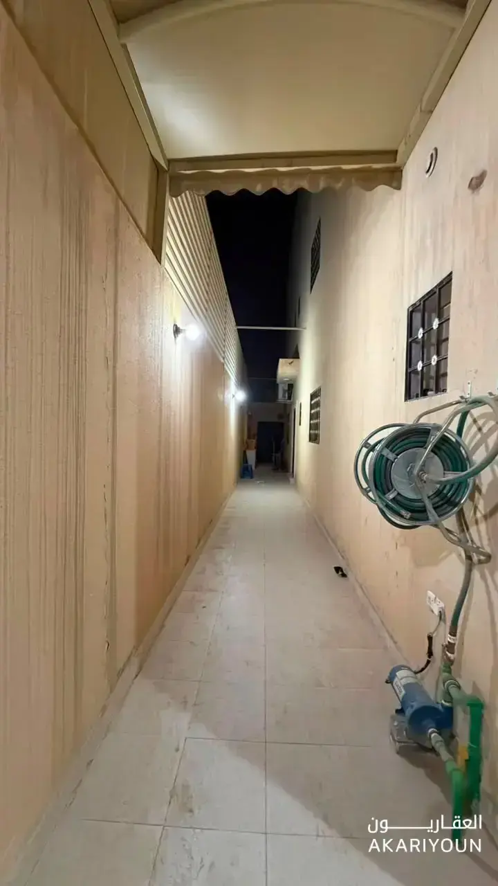فيلا للإيجار في حي النرجس-12