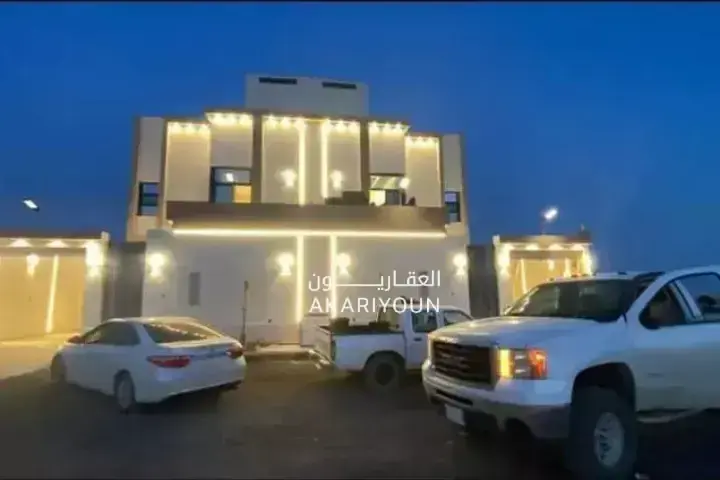 فيلا للإيجار في حي عريض