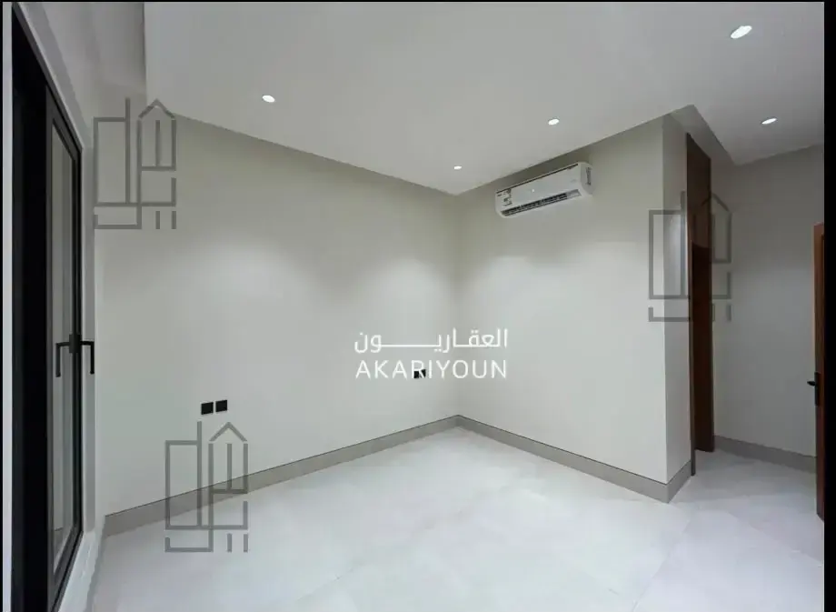 شقة للإيجار في حي العارض-4